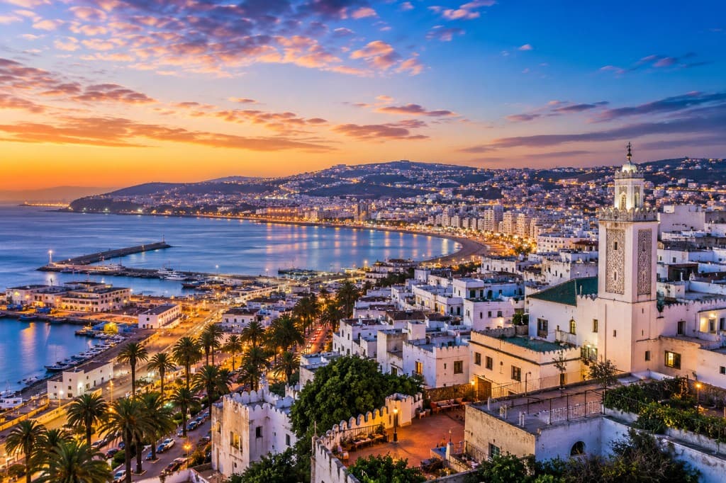 Tanger — Baie et médina au crépuscule
